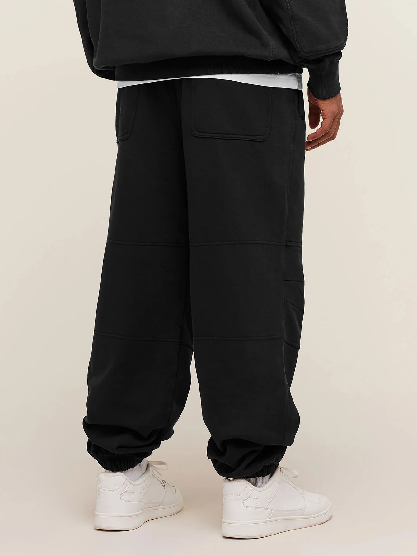 Men's V2 Cuffed Essential Straight Leg Joggers - Black